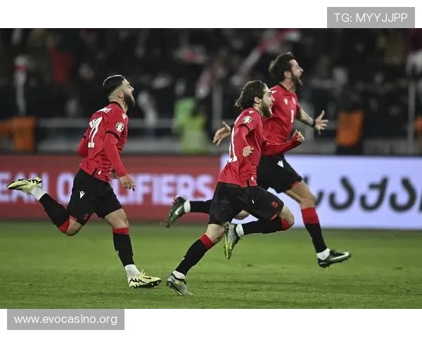 续约训练罕见怒吼彰显斗志状态爆棚全力以赴誓要完成惊天翻盘